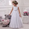 Hot Flower Girl Dress Branco A-Line Arco Sash Sem Mangas Colher Sólida Meninas Primeira Comunhão Vestido Venda Quente Vestido De Comunion Bordado