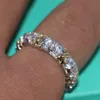 Victoria Wieck Eternity Damen-Ehering mit 3 mm Topas-Simulationsdiamant, 10 KT Gelb- und Weißgold gefüllt, Ehering, Verlobungsband, Größe 5116320442