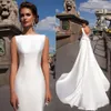 Eleganta sjöjungfru bröllopsklänningar 2019 Bateau Neck Backless Bride-kappor med avtagbar tåg Vestido de Novia Beach Bröllopsklänning Anpassad