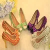 El más nuevo diseñador Crystal Colorful Rhinestone Peep Toe Zapatos de boda nupciales Purple Silver Green AB Crystal Red Stiletto Party Prom 12cm