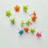 Ny !! Generisk plast Liten Star Push Pins Drawing Pin Bra för Office Pack med 200 st