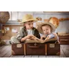 Intérieur Chambre Enfant Studio Fond Bois Planche Plancher Vintage Valises Avion Jouets Mot Carte Fenêtre Rideau Enfants Photographie Décors