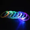 Yenilik Aydınlatma Renkli LED Flaş Glob Bilezikler Akrilik Işık-up Bilekliği Rave Parti Bar Festivali Noel Için Işık Up Bilezik