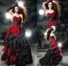 Abiti da sposa 2019 Vintage Black And Red Gothic Modest Sweetheart Ruffles Satin Lace Up Back Corset Top Ball Gown Abiti da sposa