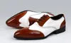 2017 Zapatos de vestir de negocios blancos y negros hechos a mano para hombre, zapatos Oxford de cuero genuino informales británicos Vintage para hombre, zapatos de alta calidad