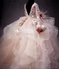 Długie rękawy Kwiat Dziewczyna Sukienki Kwiatowy Aplikacja V-Neck Lace-UP Fluffy Ball Suknia Dla Dziewczyny Urodziny Ładna Komunion Dress Kids Formal Wear