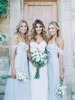 Strand brudtärna klänningar 2017 isblå chiffong ruched av axel sommar bröllopsfestklänningar lång billig enkel klänning för tjejer