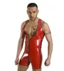 rote pvc kleidung