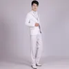 Abiti da uomo Blazer All'ingrosso- (giacca + pantaloni) Tre bottoni Abito da uomo in argento bianco da uomo Master Stage Show Host Singer Suits1