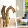 Antique Swan Faucet Pełna Miedź Vintage Bateria Bateria Europejski Styl Swan Water Tap Łazienka Umywalka Bateria Mosiądz Wykończenie Zamontowany