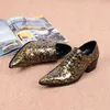 الرجال النمط الإيطالي جلد طبيعي poninted تو اللباس أحذية جديد رجل الذهب الجمجمة المطبوعة شقة الدانتيل متابعة الأحذية الأخفاف الذكور حجم اليورو