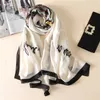 foulard blanc doux