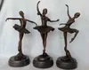 La sculpture en bronze du ballet européen du ballet est décorée de sculptures de statues en bronze