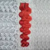 cinta roja en extensiones de cabello