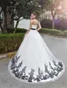 Gothic Svart och vit bollklänning Bröllopsklänningar En Shoulde 50s Vintage Princess Colroful Bridal Gowns Robe de Marie Custom Made