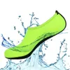 新しい男性女性の水泳靴ソフトフィットネススリップオンウォーターシューズビーチ釣りスリップオンウォーターシューズビーチ釣り通気性夏の屋外靴