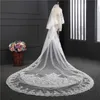 Dwie warstwowe białe ślubne welon 350 cm Appliqued Edge Lace Ivory Bridal Veils Tanie Tulle Katedra welon z bezpłatnym grzebieniem