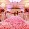 1000 pcs mode atificiella polyesterblommor för romantiska bröllopsdekorationer Silk Rose Petals Confetti Ny kommande färgglada