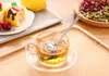 Hjärtformad Tea Infuser Mesh Ball Rostfritt Strainer Herbal Locking Tea Infuser Sked Filter DHL FedEx Gratis