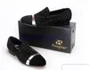 Handgefertigter Black Diamonds Herren-Loafer aus Wildleder mit goldenem Riemen und Satin- und Lederinnensohle für Bankett und Abschlussball