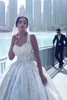 Luxo Dubai Pérolas De Casamento Vestido Com 3D Floral Applique Querida Abrir Sem Encosto Vestidos de Casamento 2017 Lindo A Linha de Casamento Vestido De Noiva