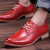 Sapatos formais de moda Brogue com sapatos de casamento de baixo para homens de casamento britânico Sapatos de brogue barato homens apartamentos Hot Sale 2017 Frete grátis