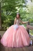 2022 Vintage Luxurious Pink Quinceanera Ball Gown Dresses V Neck Lace Appliques Crystal Beaded Tulle Sweet 16 Plus Storlek Party Prom Evening Gowns