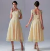 熱い販売黄色い花嫁介添人ドレスショートかなり新しいレースのシアークルーネックショートスリーブ茶の長さAラインジッパーウエディングドレス