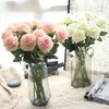 Simulazione all'ingrosso della fabbrica fiore artificiale matrimonio decorativo singolo ramo rosa che tiene fiori sfondo casa decorazione della parete del fiore