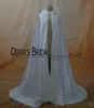 2016 Winter Wedding Cloak Cape Custom Made Hooded med faux pälstrim länge för brud satinjacka 0071344256