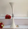 Grand vase haut de fleur de décoration mentale blanche argentée pour la scène de mariage