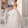 2019 결혼식을위한 새로운 저렴한 레이스 꽃의 소녀 드레스 홀터 화이트 아이보리 페르시 새틴 바닥 길이의 첫 번째 친교 드레스 여자