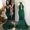 Smaragdgrünes, elegantes Neckholder-Meerjungfrauen-Arabisch-Abschlussballkleid, südafrikanisches Abschluss-Abend-Partykleid mit tiefem Rücken, Übergröße, nach Maß