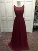 In voorraad Bourgondië bruidsmeisje jurken 2017 met juweel nek sexy open rug echte foto's rode wijn lange formele gebeurtenis jurk kant chiffon gast