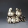 Chine Argent Sculpté Mandarin Canard Sur Lotus Fleur De Bon Augure Statue