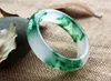 I braccialetti verde giada bianco naturale (allargati) La bella donna dovrebbe