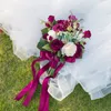 2017 Romantiska brudbuketter Bourgogne Rose Berry Handmade Artifical Flower Bouquet Wedding Bridesmaid Ramo Novia Bouquet1474555