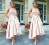 2020 дешевые элегантные платья матери невесты Jewel Neck румяна розовый кристалл бисером Атлас короткие высокая низкая длина формальные платья матери жениха