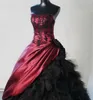 Gothique Bordeaux et Noir Robes De Mariée 2019 Applique Perlée Plis Sans Bretelles Tulle Robe De Bal Princesse Robes De Mariée Robes De 290S