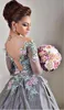 Zilver Grijze Borduurwerk Avondjurken 2017 Off Shoulder Illusion Long Sleeve Prom Gowns Backless Satin A Line Arabische Formele Feestjurk