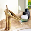 Antiek Basin Kranen Kunst Brons Wijnbeker Water Tap Mixers Enkele Handvat Keuken Badkamer Robinet Deck Mounted Sink-kranen