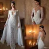 Berta 2019 Sexy Meerjungfrau-Brautkleid mit Umhängen, abnehmbarem Chiffon-Umhang mit V-Ausschnitt, langen Ärmeln, durchsichtiger Rückseite und Spitze verziert244c