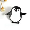 Whole- 1pc harajuku ze stopu harajuku kawaii biały czarny pingwin brosze odznaki klapowe piny bezpieczne broszki szaliki
