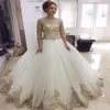 Uroczy Pół Rękaw Suknie Ślubne Suknie Ślubne 2021 Z Luksusowe Złote Koronkowe Aplikacje Vestidos de Noiva Plus Size White Wedding Suknie Niestandardowe