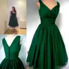 Emerald Green 1950-tal Cocktail Party Dress Vintage Tea längd Plus Size Chiffon Elegant Ruched V-Neck Straps Real Photo Short Prom Clows