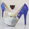새로운 디자이너 수제 라인 석 결혼식 신발 은색 크리스탈 신부 신발 플랫폼과 블루 화려한 댄스 파티 펌프