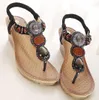 Großhandel Frauen Böhmen Folk Stil Schuhe Keile Handels Sandalen Handgemachte Perlen Sandalen Dame Kitten Heel lässige Sandalen Kostenloser Versand