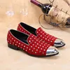 New Fashion Strass Decor Mocassini Red Mens Wedding Party Shoes Slip On Scarpe casual Uomo Metal Toes Flats Creepers Espadrillas