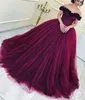 2017 2017 Dark Red Ball Gown Quinceanera Abiti Off Pleas spalla Tulle Arabo Dubai Sexy Formale Party Gowns su misura