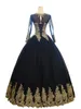 Sexy zwart met gouden applique trouwjurk baljurken goedkoop met illusie lange mouwen corset back sweep trein tule bruiloft bruidsjurken